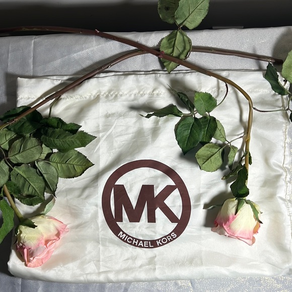 MICHAEL Michael Kors Handbags - ⭐️Michael Kors Dust Bag ⭐️